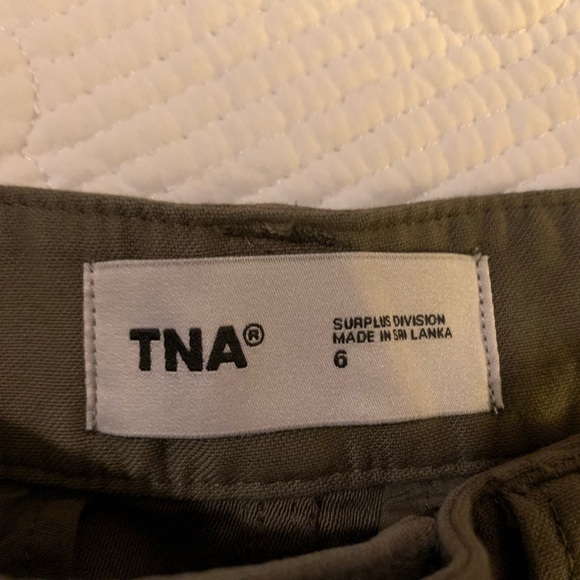 Aritzia TNA Cargo Skirt - Picture 2 of 4